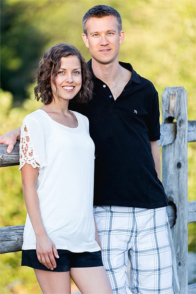 Picture of David and Raina Cordell, founders of hol FAMILY blog.