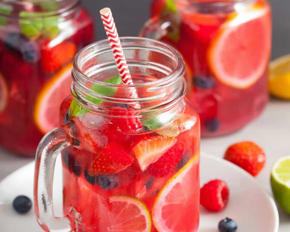 Berry grapefruit detox water